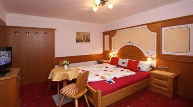 Gastehaus Veit Fiegl Гостевой дом Зёльден